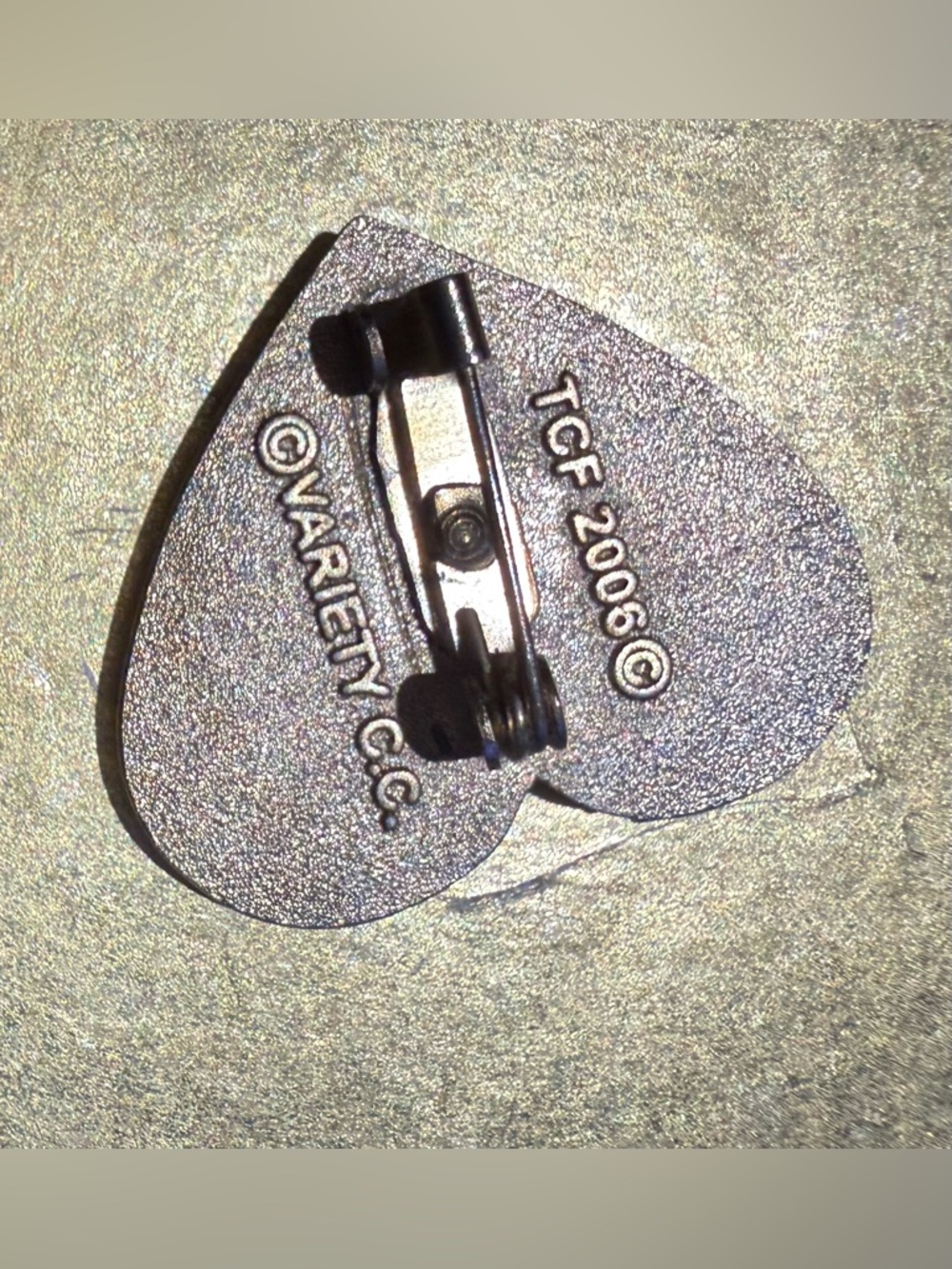 Vintage 2006 Eragon heart dragon collectable pin movie merchandise - Picture 4 of 4